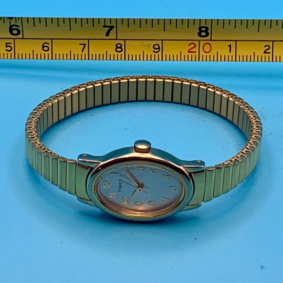 TIMEX CAVATINA Women’s 2006 Vintage Quartz Wristwatch Expand Band Works New Batt - Picture 12 of 16